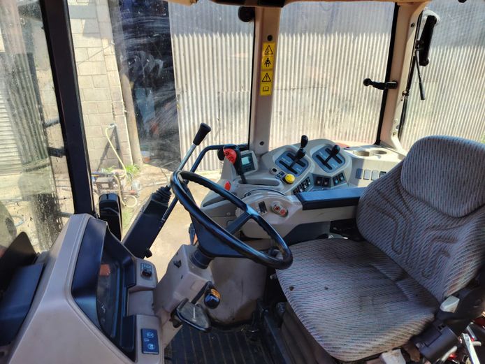 Kubota M130X CAB 96kW tractor with Front end Loader