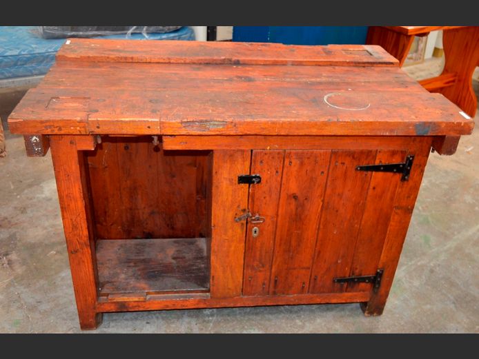 VINTAGE MIXED WOOD WORK BENCH, 122 x 75 x 80cm