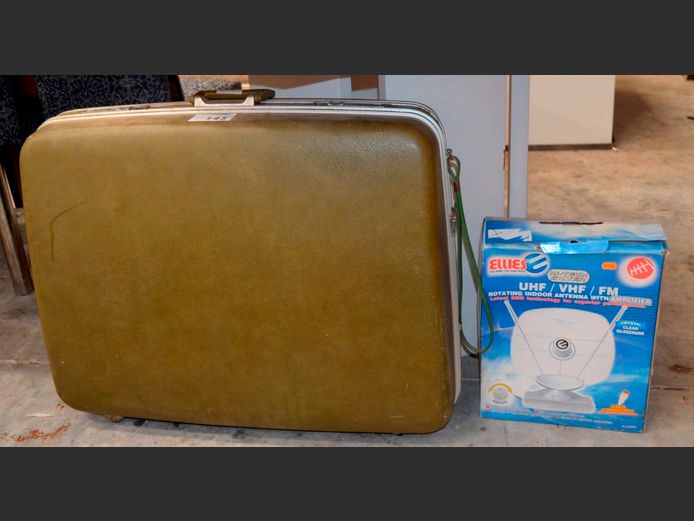 VINTAGE SUITCASE & AN ELLIES ANTENNA [Untested] [98,112]