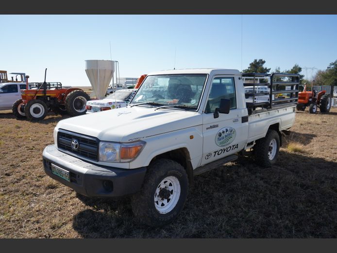 4.2 Toyota Cruiser / DTL985FS / 550 375 km / 2010
