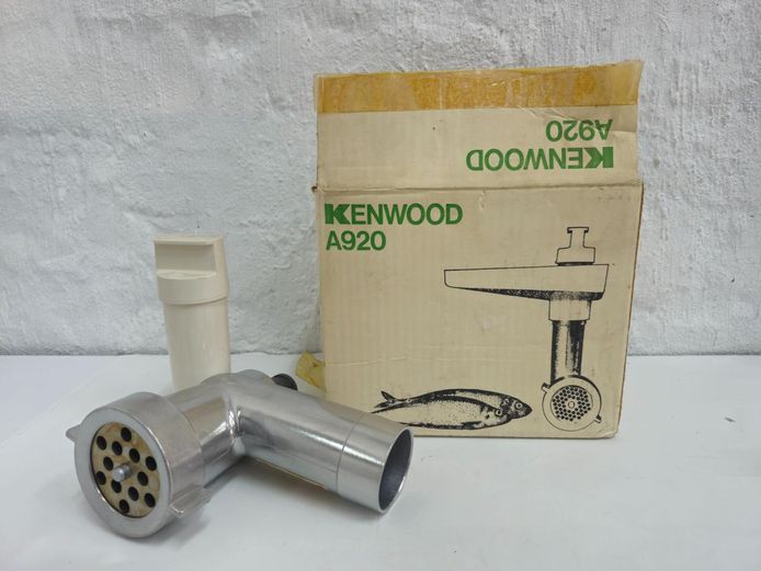 Kenwood A920 Mincer Meat Grinder with Attachments in Box
