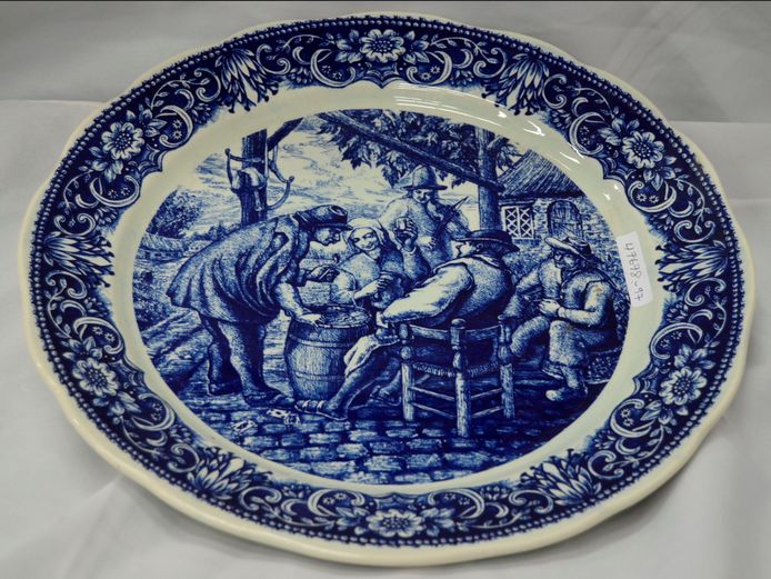 DELFT BOCH FRERES LA LOUVIERE, BELGIUM, COLLECTABLE PLATE, 34cm Diameter