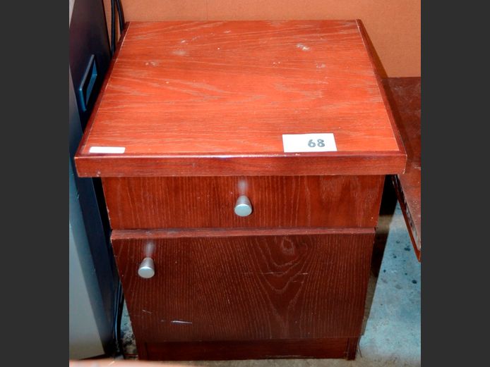 STAINED OAK SINGLE DOOR, SINGLE DRAWER BEDSIDE PEDESTAL, 44 x 39 x 54cm	