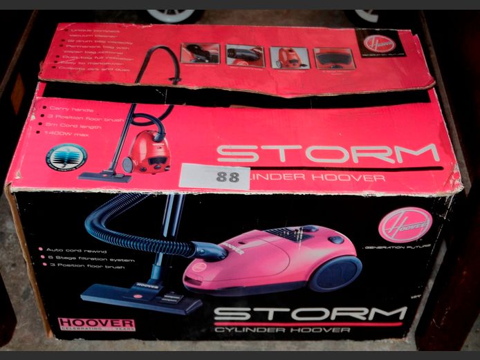 HOOVER STORM CYLINDER VACUUM CLEANER [Switches on, untested further]