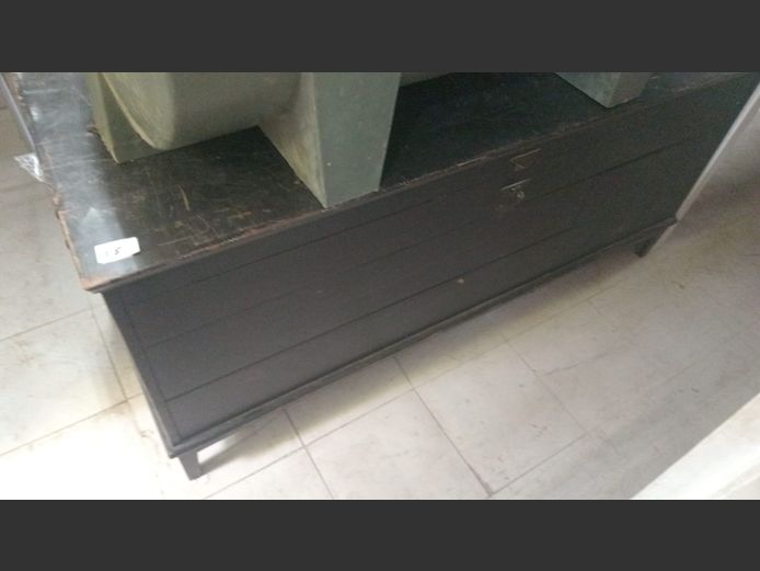 Vintage kist with drawers