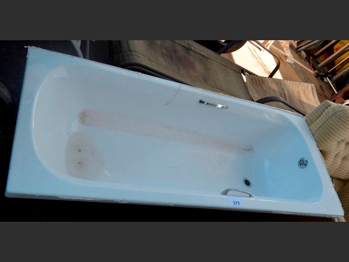 WHITE GLASS FIBRE BATH, 168 x 70cm
