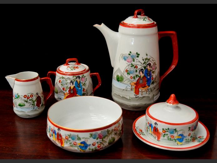M.S. KUZNECOU 8-PIECE TEA SET