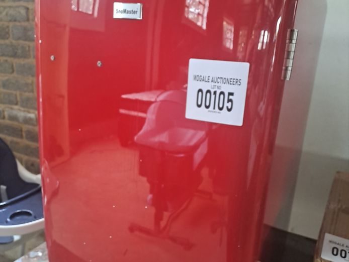 SNOMASTER 115L SOLID DOOR UNDER-COUNTER RETRO FREEZER