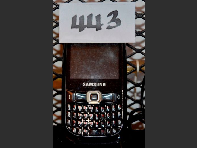 SAMSUNG GT-B3210 CELLPHONE WITH CHARGER [Untested]