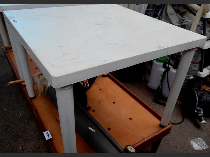 WHITE PLASTIC 4-SEATER PATIO TABLE, 90 x 90 x 71cm