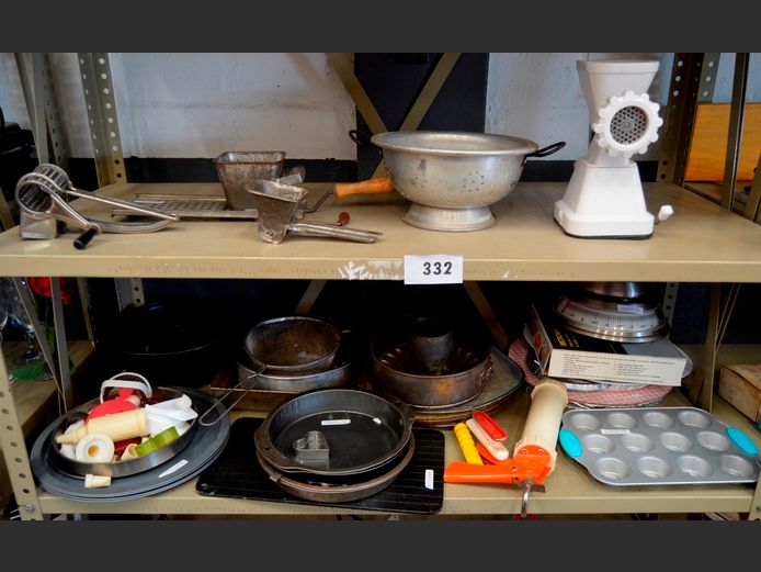 LOT ON 2 SHELVES: ASSORTED BAKING TINS, KITCHEN SCALE, etc