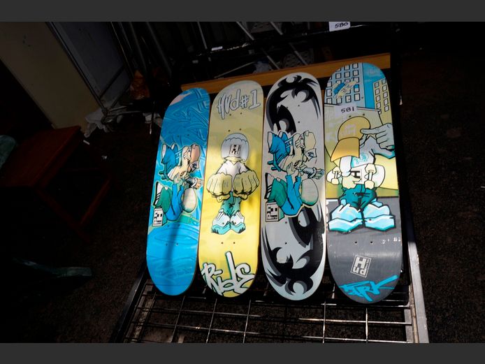 SKATEBOARD DECK ORNAMENT, 82 x 80cm [#: 403466913]