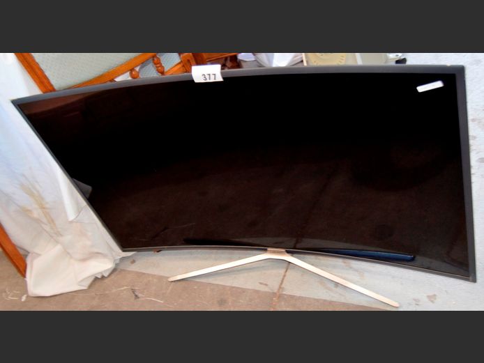 SAMSUNG 49" CURVE TV [Untested] ### LICENCE PLEASE ### [Switches on, screen cracked]