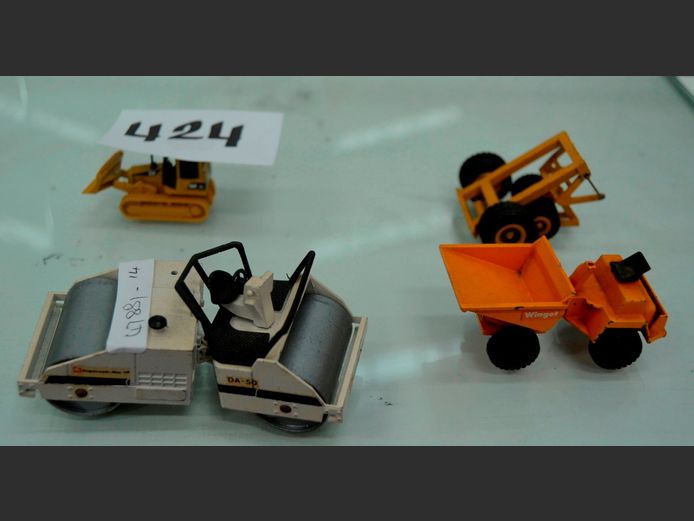 MODEL EARTHMOVING EQUIPMENT: COMPACT ROLLER, DUMP TRUCK, BULLDOZER, etc