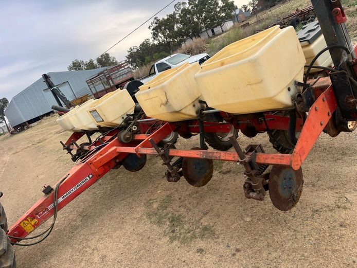 MASSEY FERGUSON 543 VACUUM