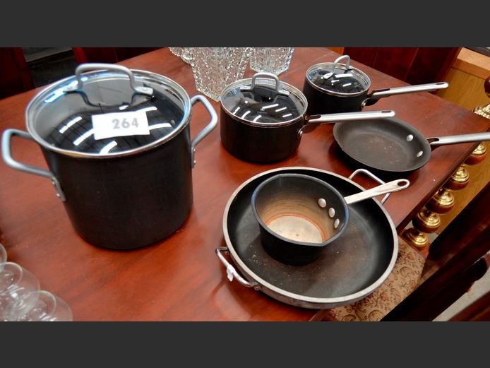 SET OF 3 CALPHALON NON-STICK POTS, FRYING PAN & OTHERS