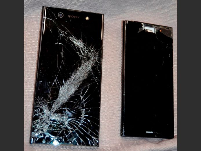 LOT OF 2: SONY EXPERIA [Untested, damaged]