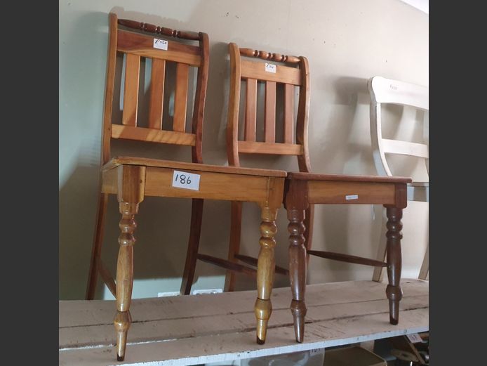 PAIR BLACKWOOD RIEMPIE SEAT CARVERS