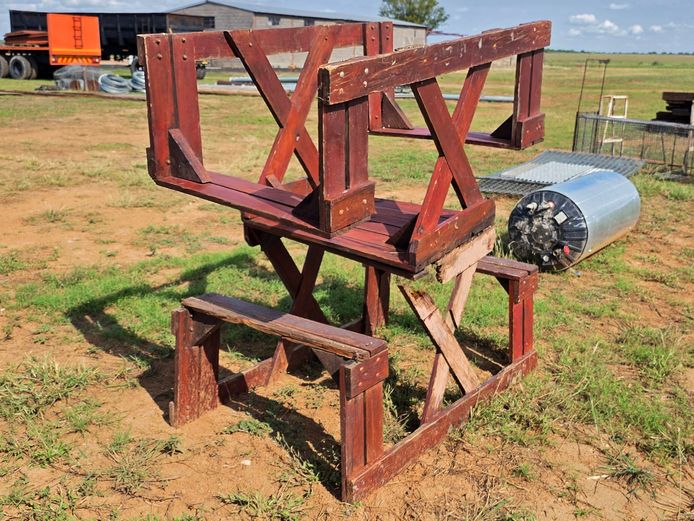 Hout tafel + sitplek
