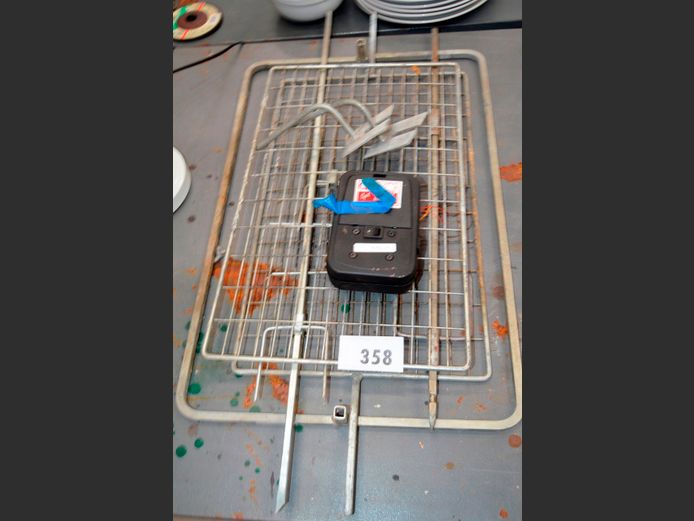 ROTISSERIE GRID & MOTOR [Untested]