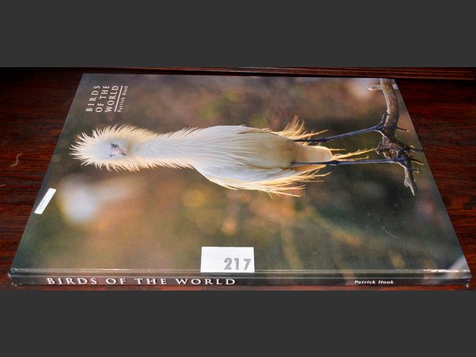 COFFEE TABLE BOOK: BIRDS OF THE WORLD BY PATRICK HOCK, 60 x 43cm