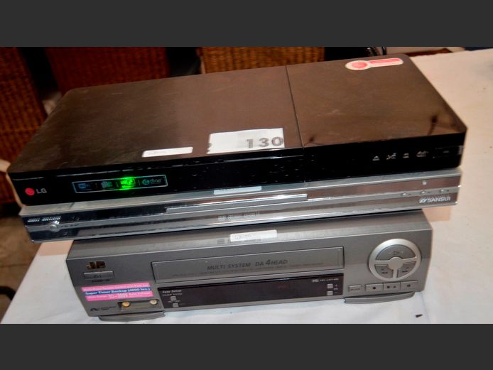 SANSUI DVD PLAYER, LG DVD PLAYER & A JVC VCR [Switch on, untested further]