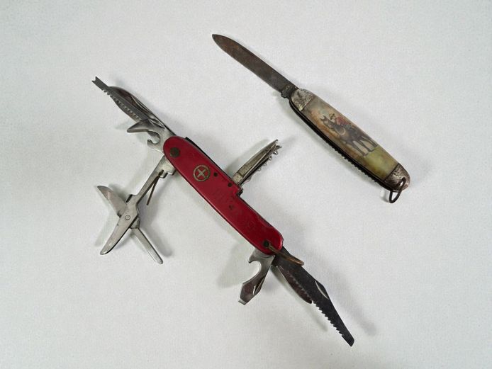 Vintage Pocket Knife Pair: Multi-Tool & Souvenir Pen Knife