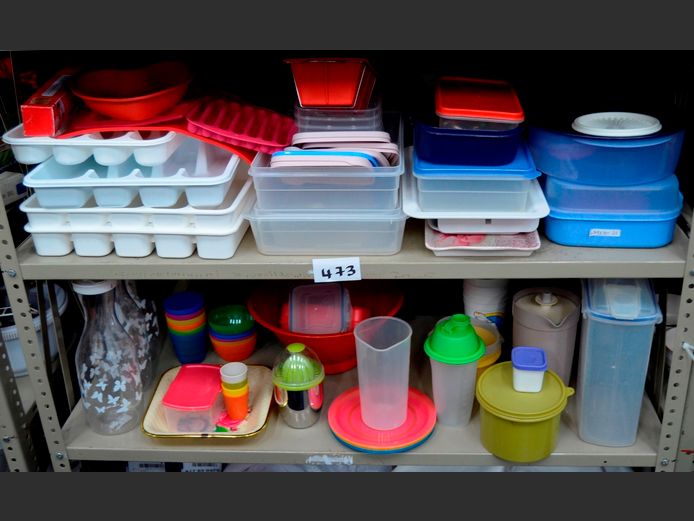 LOT ON 2 SHELVES: CUTLERY TRAYS, STORAGE CONTAINERS, GLASS BOTTLES, etc