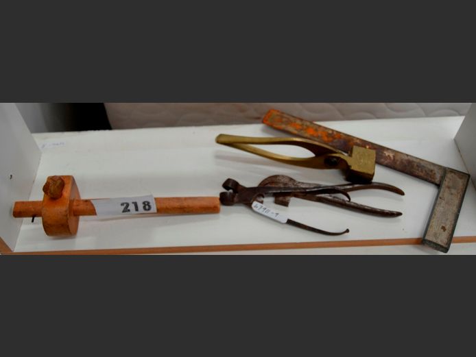 LOT: HOLE PUNCH, T-SQUARE, etc