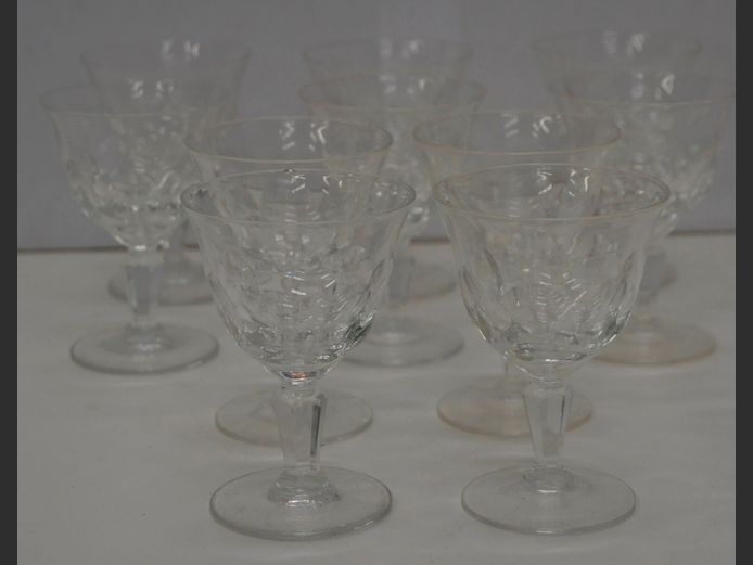 SET OF 10 THUMB CUT CRYSTAL PORT GLASSES
