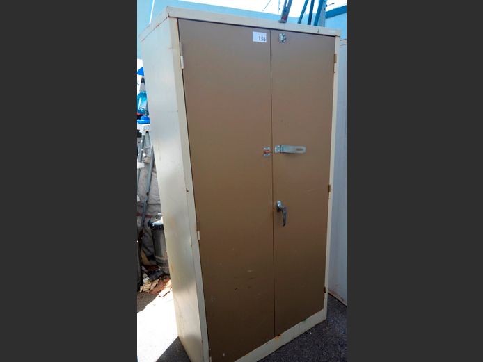 STEEL 2-TONE, 2-DOOR TOOL CABINET, 90 x 46 x 181cm [Some rust]