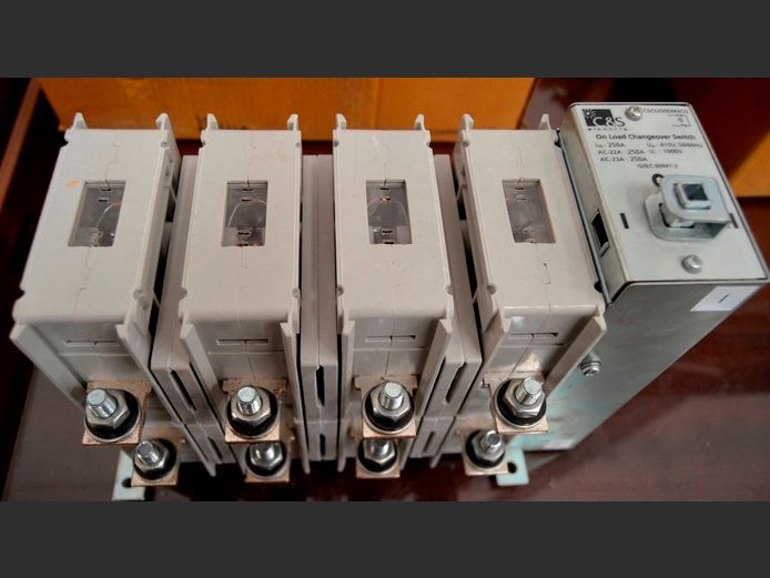 C & S ELECTRIC 250A CHANGEOVER SWITCH ### PLUS VAT ###