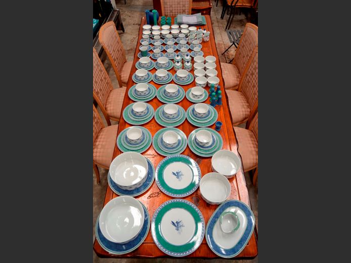VILLEROY & BOCH "GALLO DESIGN" 147-PIECE PART DINNER SERVICE