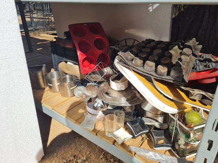 LOT VARIOUS KITCHENWARE AND GOODS
