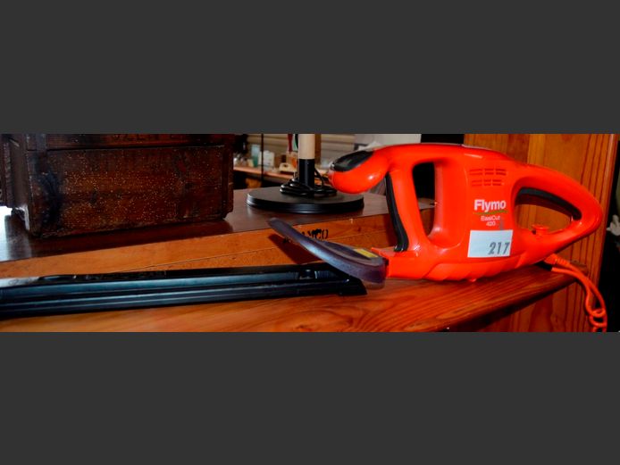 FLYMO ELECTRIC HEDGE TRIMMER [Switches on, untested further]