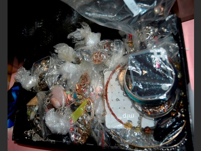 ASSORTED COSTUME JEWELLERY