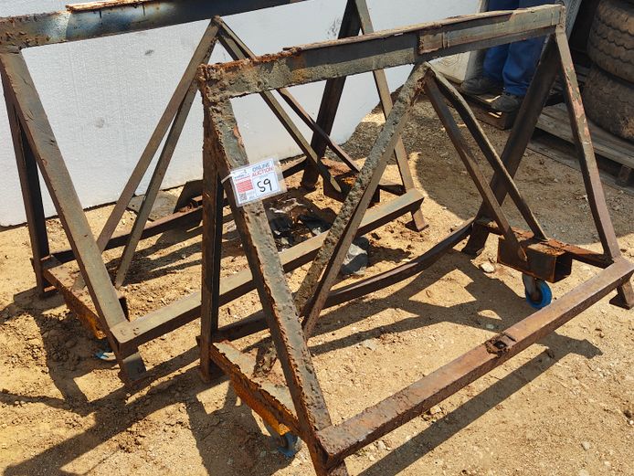 LOT SCAFFOLDING A-FRAMES / TRESTLES