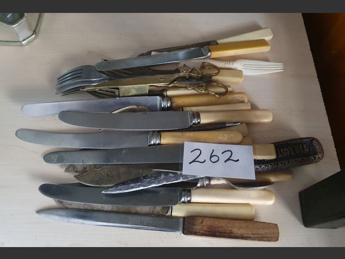LOT: VINTAGE CUTLERY
