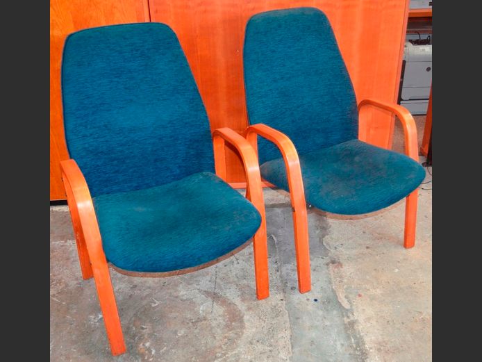 PAIR CHERRYWOOD & BLUE UPHOLSTERED OFFICE ARMCHAIRS [Need a clean]