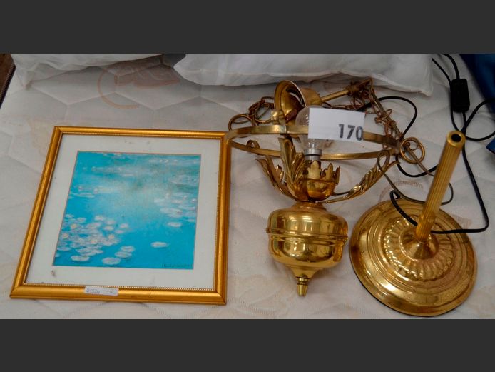 LOT: BRASS HANGING LIGHT & A GILT FRAMED PRINT, 20 x 20cm