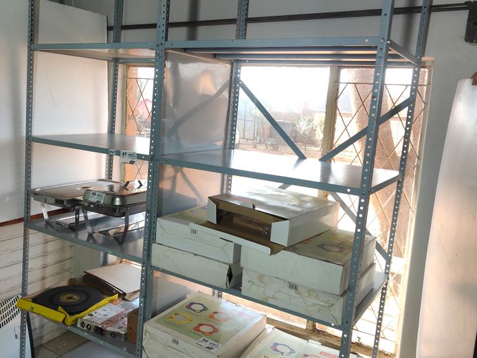 2 X BOLT AND NUT SHELVING