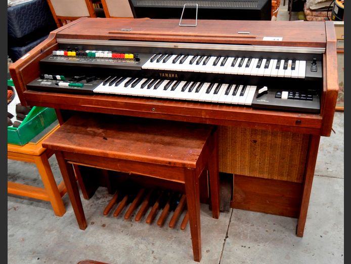 YAMAHA ORGAN, 120 x 55 x 90cm, WITH STOOL, 66 x 32 x 56cm [Switches on, untested further, condition unknown]