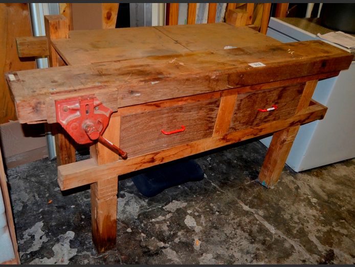 WOODEN WORK BENCH WITH WOOD VICE ATTACHED, 160 x 72 x 86cm