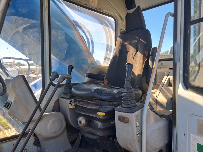 Samsung 30 ton excavator