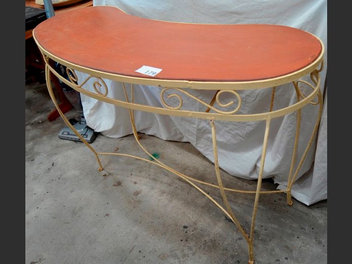 WROUGHT IRON & WOOD KIDNEY SHAPED TABLE, 124 x 50 x 81cm