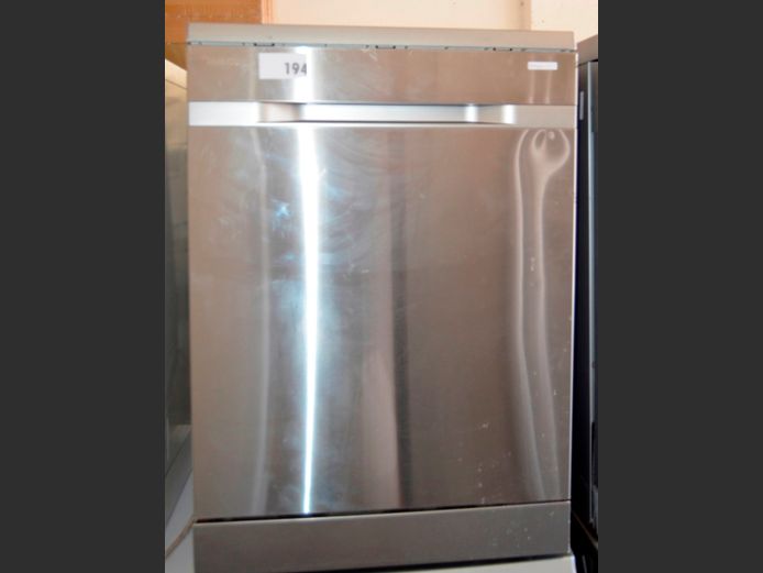SAMSUNG STAINLESS STEEL DISHWASHER [Switches on, untested further]