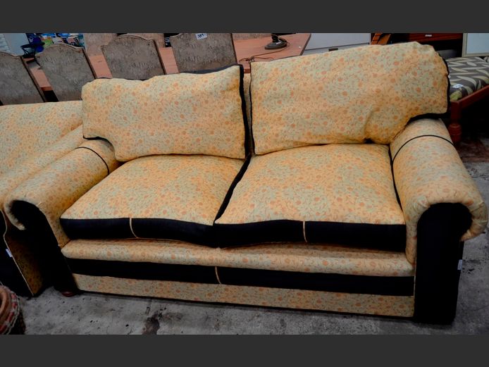 YELLOW & BLACK FLORAL UPHOLSTERED 2-SEATER COUCH, 190 x 95cm