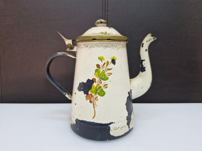 Hand-Painted Enamel Coffee Pot / Teapot – Floral Design, Hinged Lid