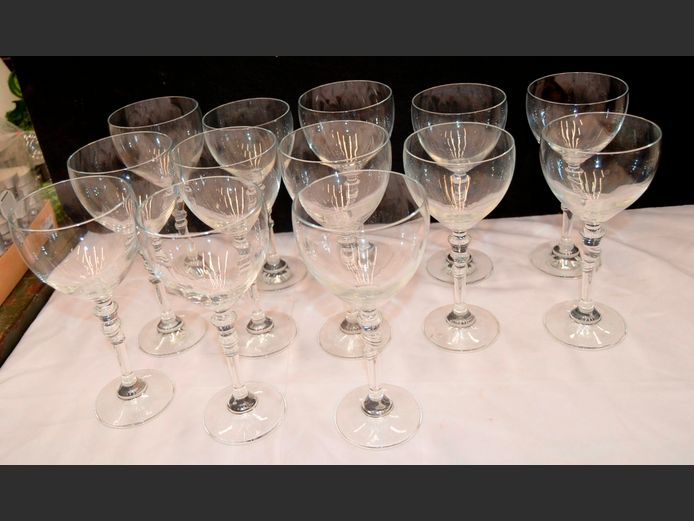 SET OF 13 WINE GLASSES