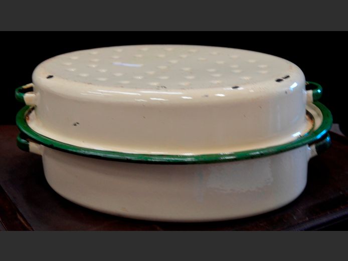 OVERSIZED VINTAGE ENAMEL DOUBLE ROASTER, 47 x 37 x 18cm